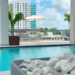 Skyline - Rooftop Pools, Spa, Walk To Downtown & Brickell
