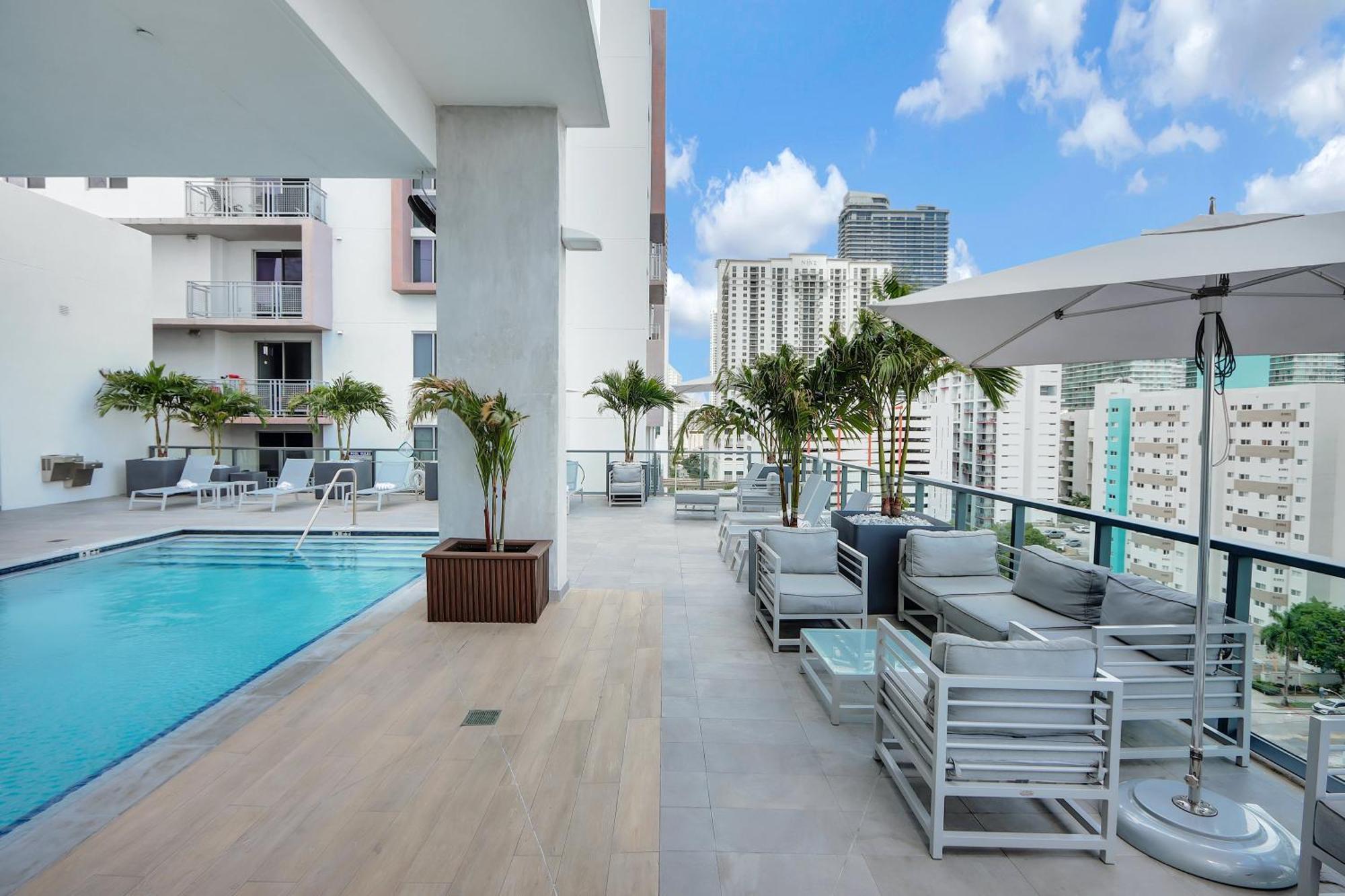 Skyline - Rooftop Pools, Spa, Walk To Downtown & Brickell Apartamento